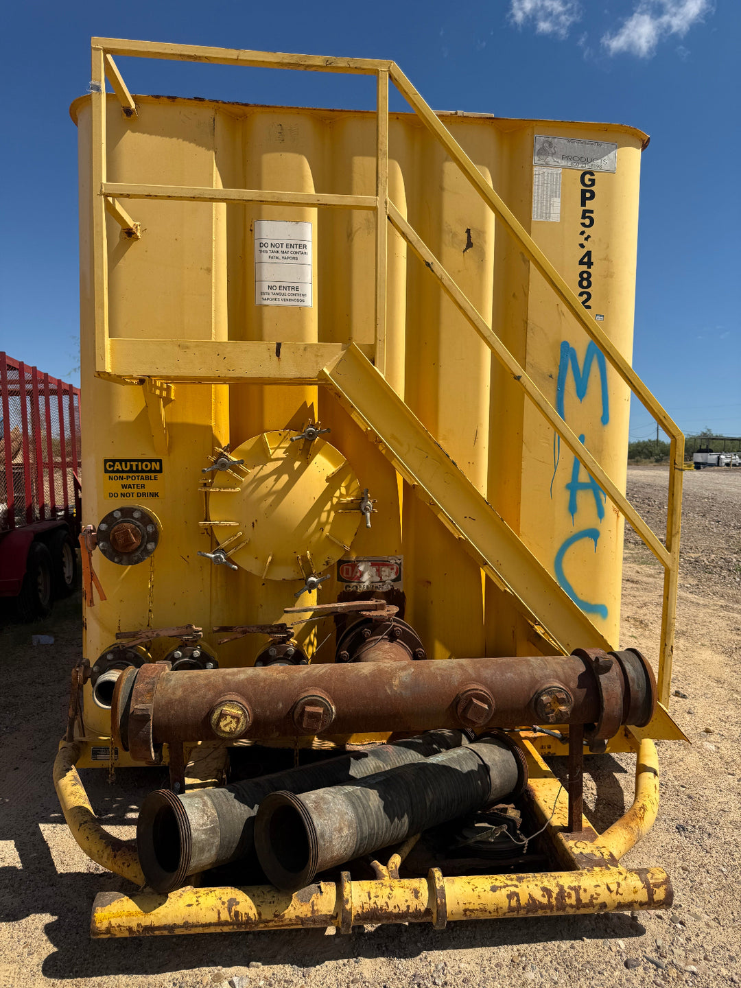 Front of Dragon flat top frac tank #GP53482