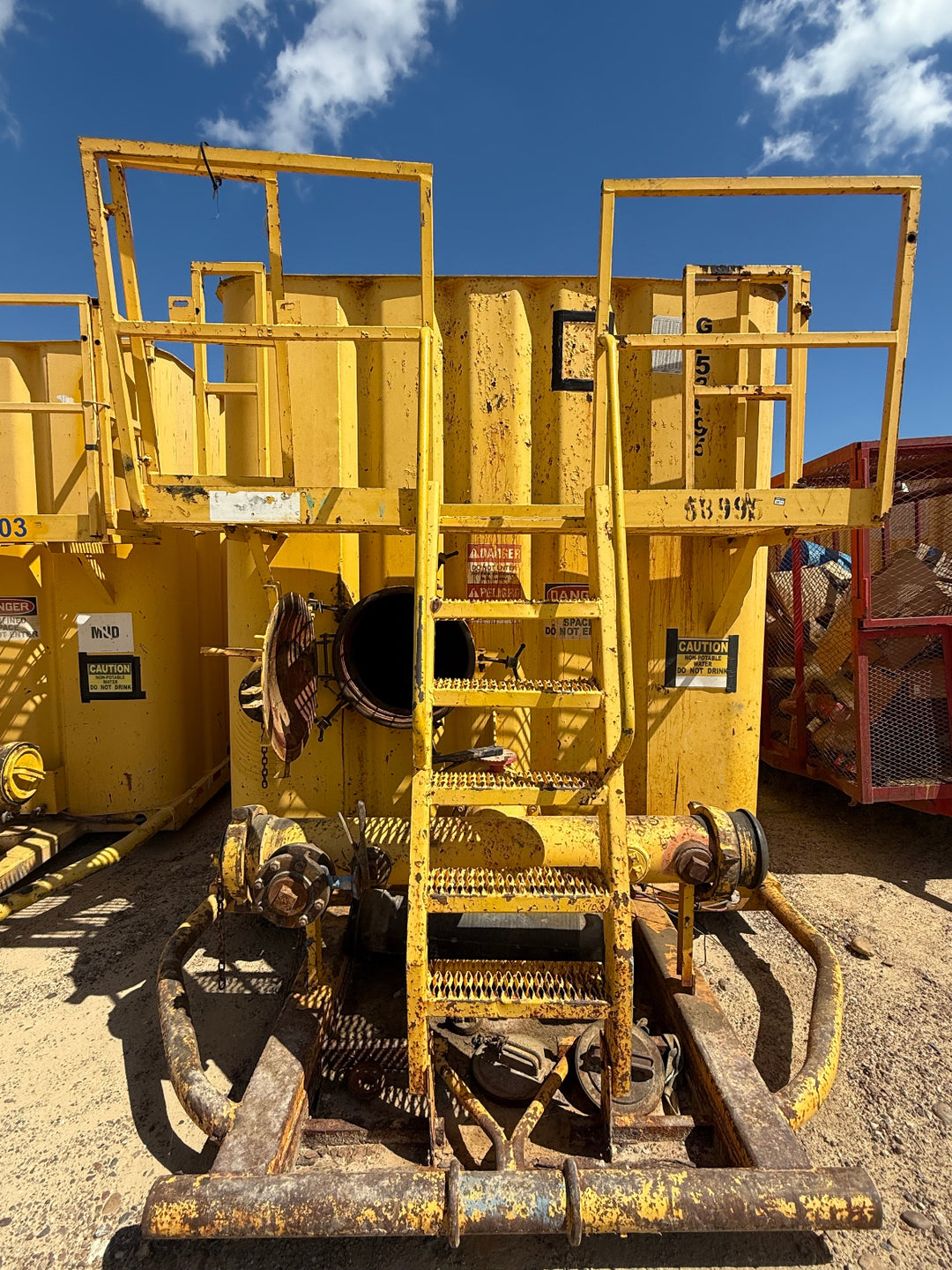 Front of Dragon flat top frac tank #GP53995