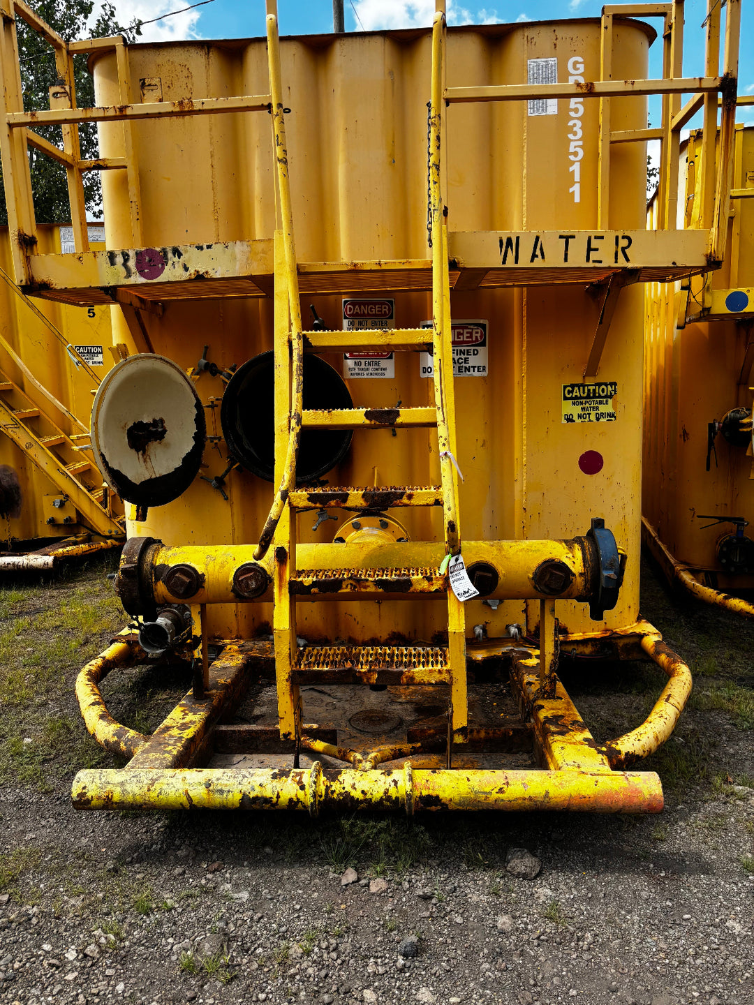 Front of yellow Dragon frac tank #GP53511