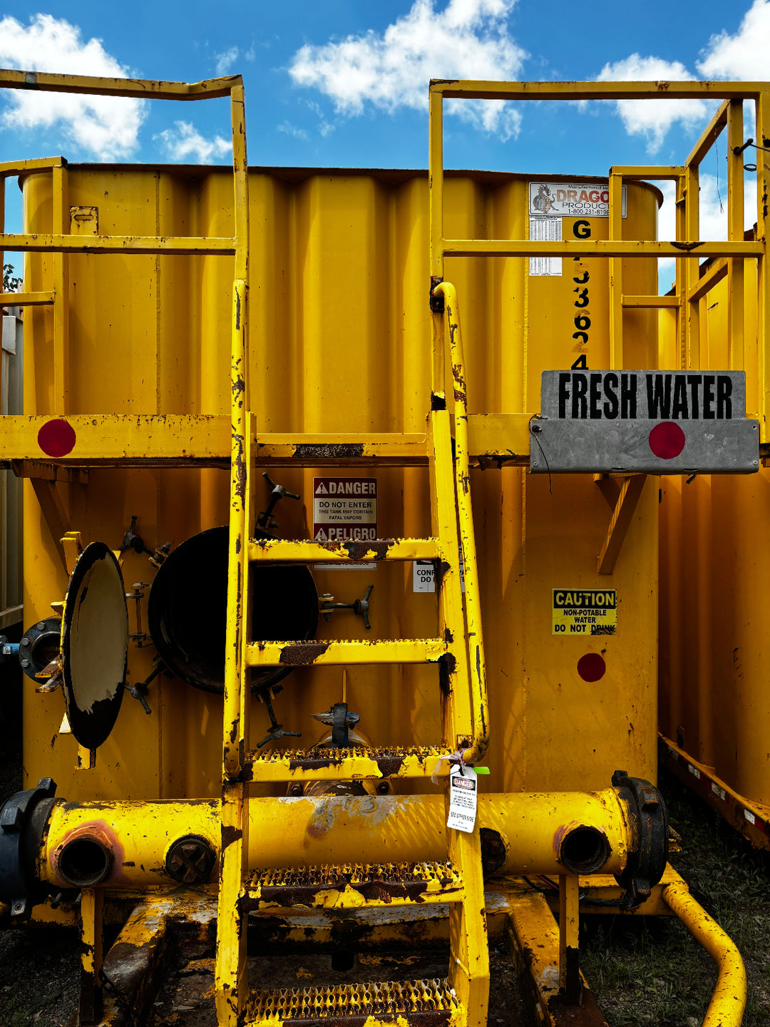 Front of yellow Dragon frac tank #GP53624