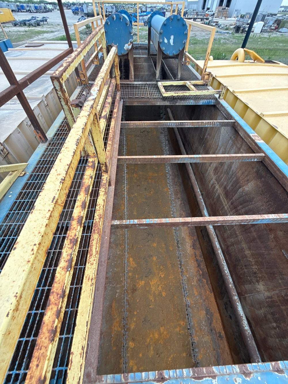 Interior of open top frac tank #GP28039