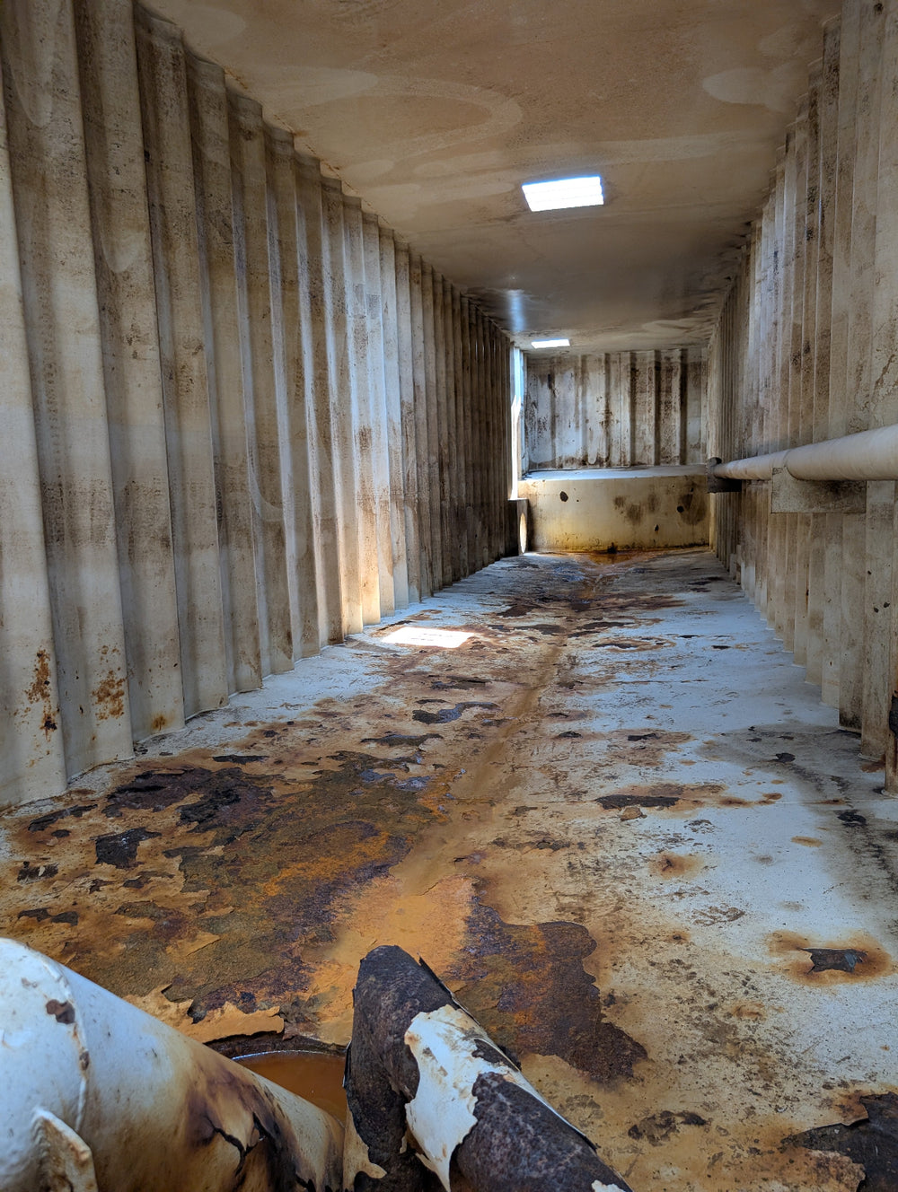 Interior of yellow Wichita frac tank #GP50120