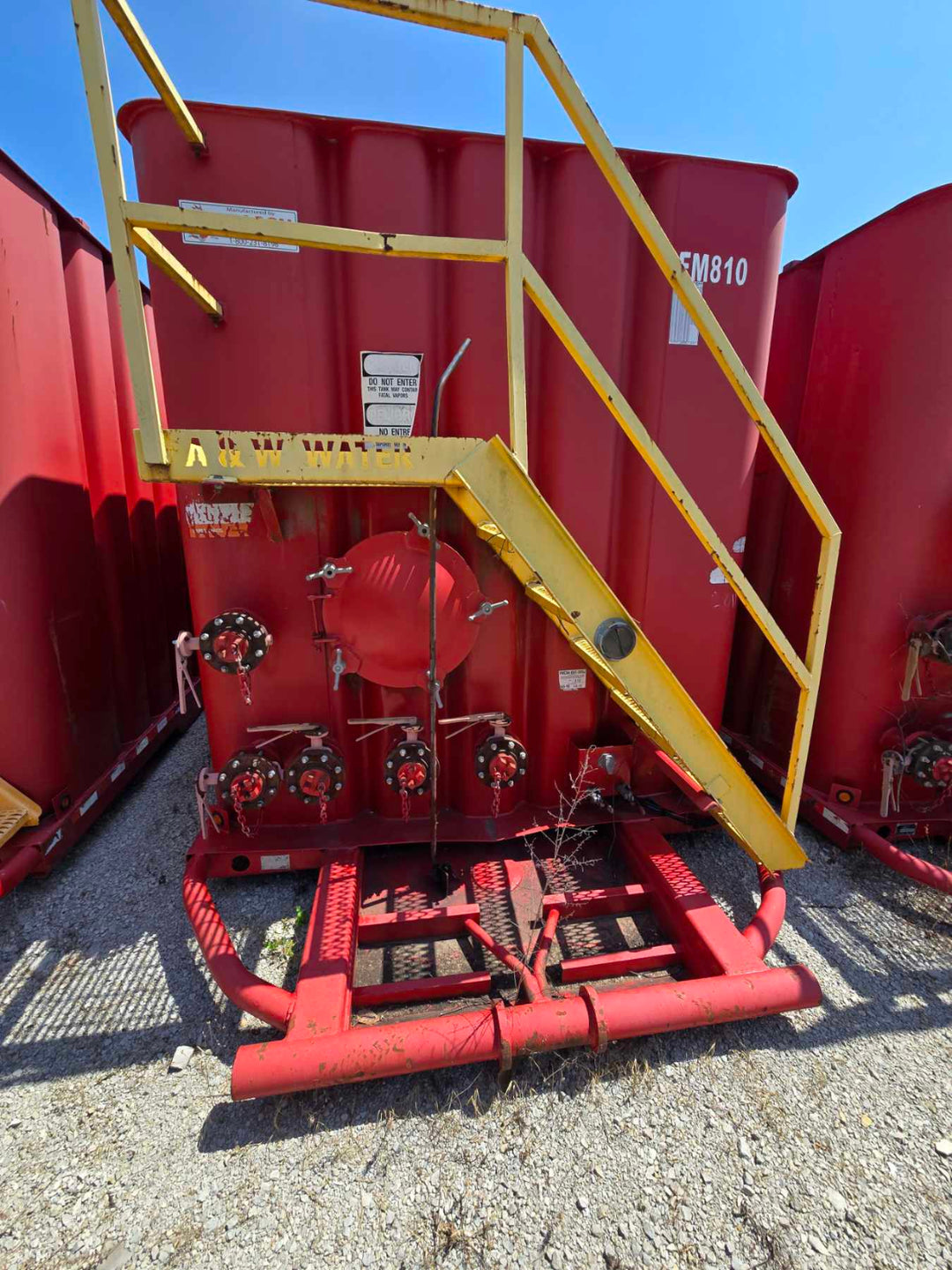 Front of Dragon flat top frac tank #FM810