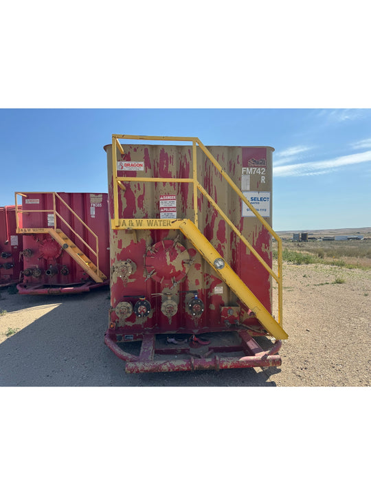 Front of red Dragon flat top frac tank #FM742R