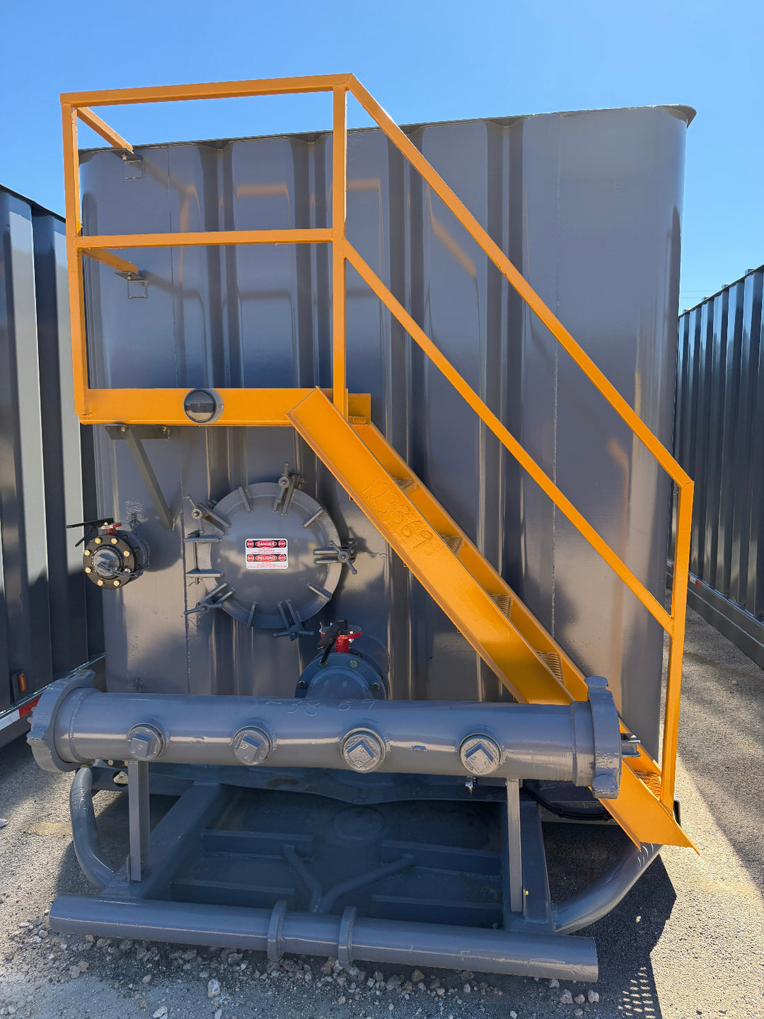 Front of gray refurbished frac tank #123869