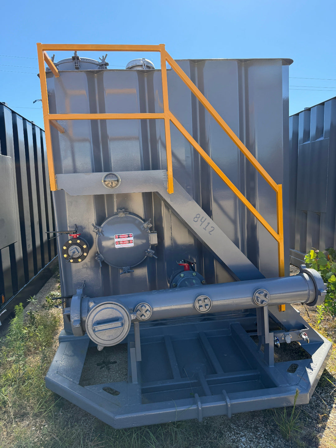 Front of gray refurbished frac tank #8412