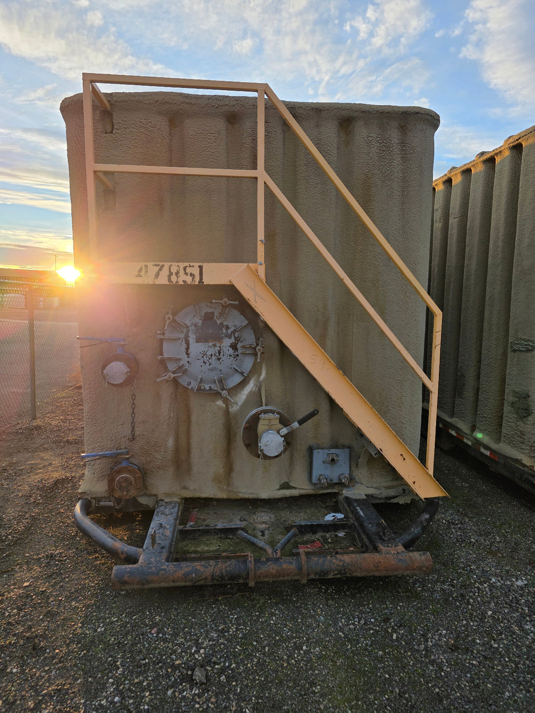 Front of insulated frac tank #47851
