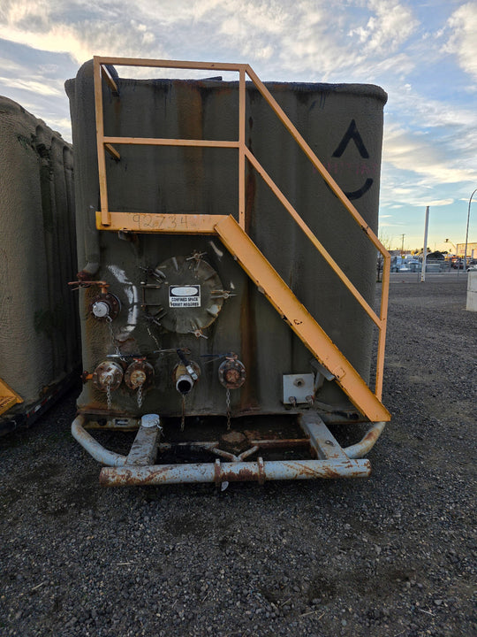 Front of insulated flat top frac tank #92734