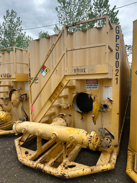 The front of yellow Wichita 21,000 gallon frac tank #GP50021