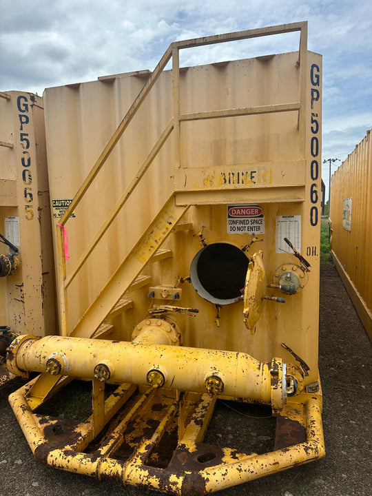 Front of yellow Wichita 21,000 gallon flat top frac tank #GP50060