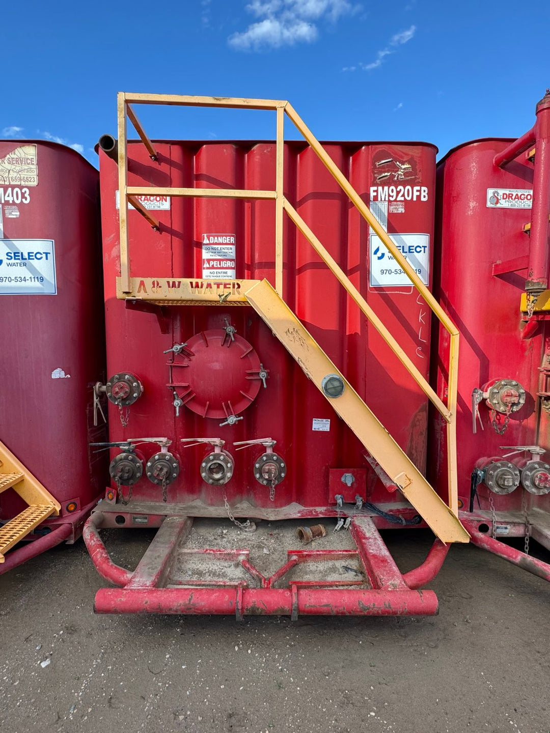 Front of red Dragon frac tank #FM920FB