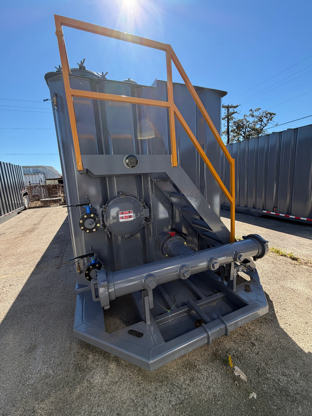 Front of refurbished frac tank #FT164