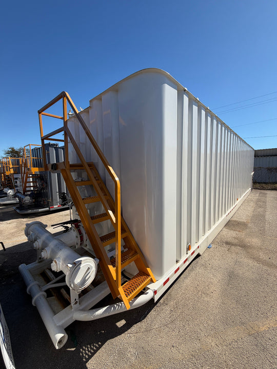 Front of white refurbished frac tank #025