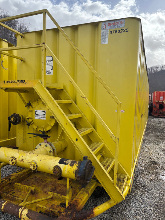 Front of yellow 21,000 gallon Dragon flat top frac tank #0760295