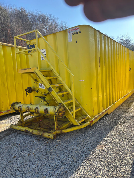 Front of yellow 21,000 gallon Dragon flat top frac tank #0760537