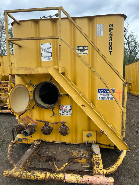 Front of yellow 21,000 gallon Dragon flat top frac tank #GP53087