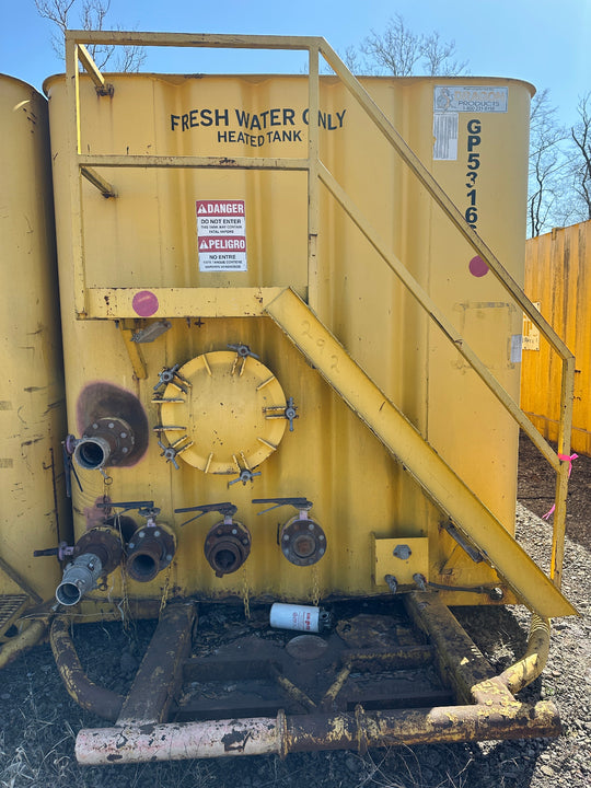 Front of yellow 21,000 gallon Dragon flat top frac tank #GP53166