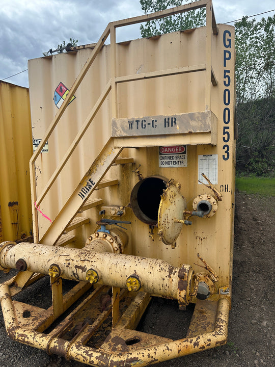 Front of yellow 21,000 gallon Wichita flat top frac tank #GP50053