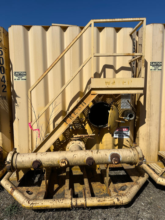 Front of yellow 21,000 gallon Wichita flat top frac tank #GP50116