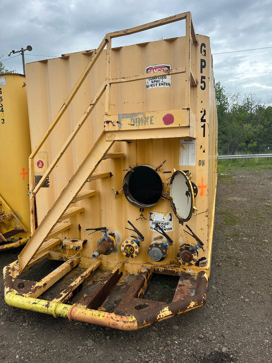 Front of yellow 21,000 gallon Wichita flat top frac tank #GP50214