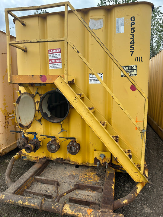 Front of yellow 21,000 gallon Wichita flat top frac tank #GP53457