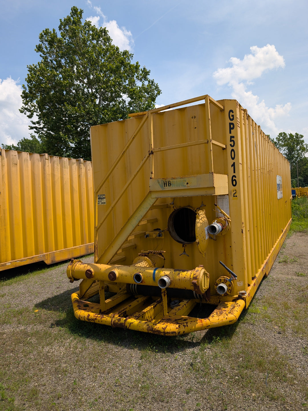 Front of yellow Wichita frac tank #GP50162