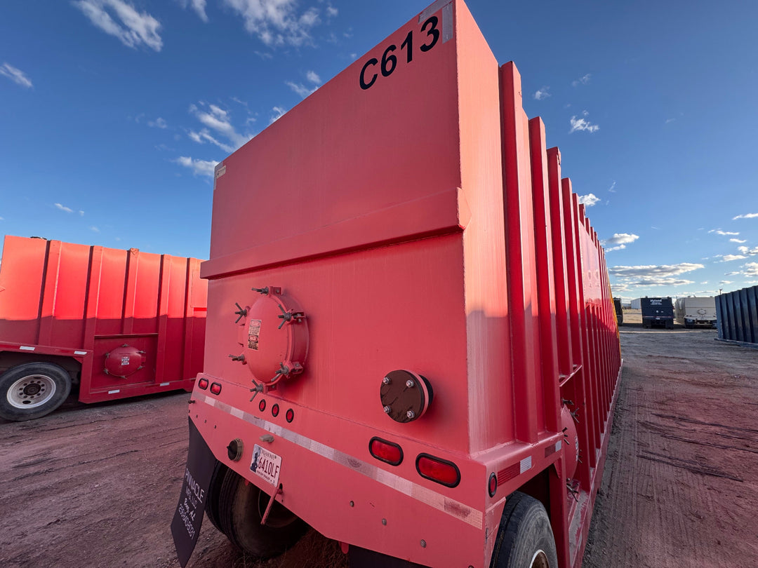 Pinnacle Side Stair Frac Tank (C613)