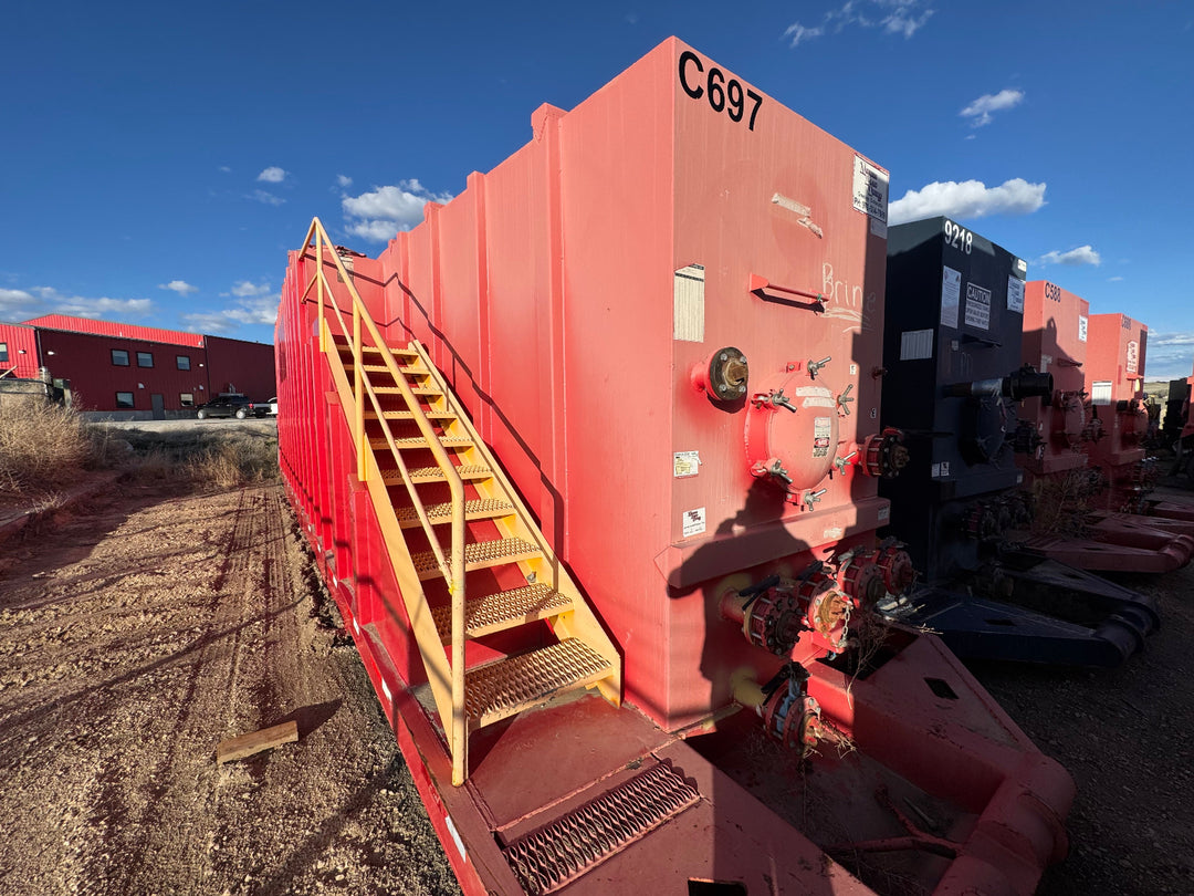 Pinnacle Side Stair Frac Tank (C697)