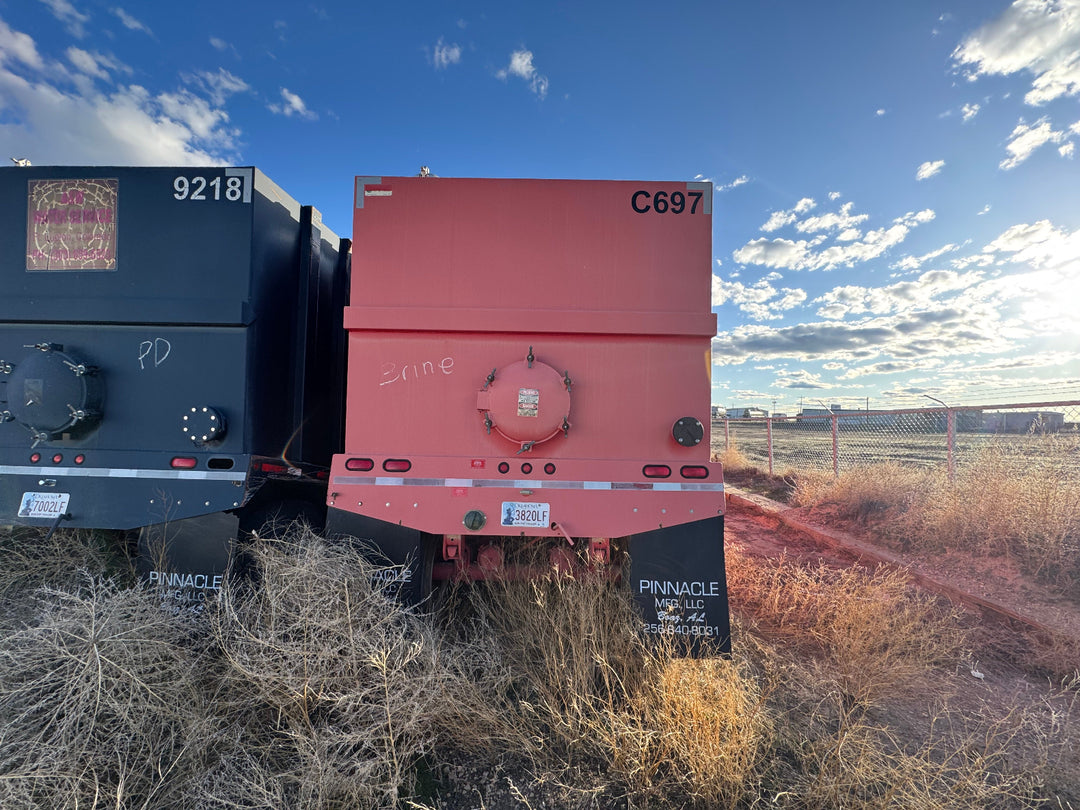 Pinnacle Side Stair Frac Tank (C697)