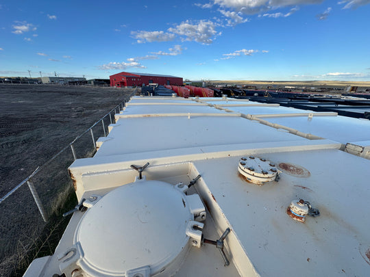 Pinnacle Side Stair Frac Tank (C822)