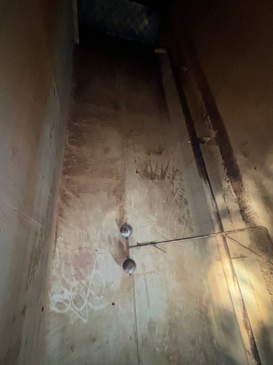 Cleaned interior of 21,000 gallon Pinnacle side stair frac tank