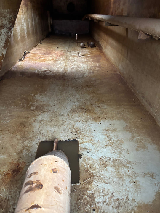 Interior of cleaned side stair frac tank #ER795H