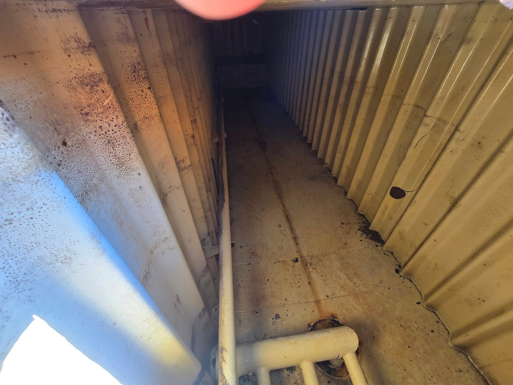 Interior of Dragon flat roof frac tank #FM1105