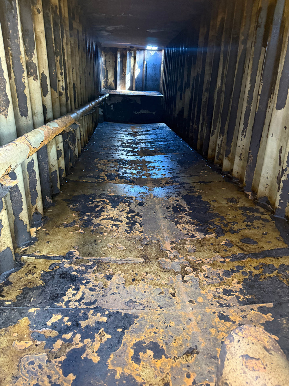 Interior of Dragon flat top frac tank #1002