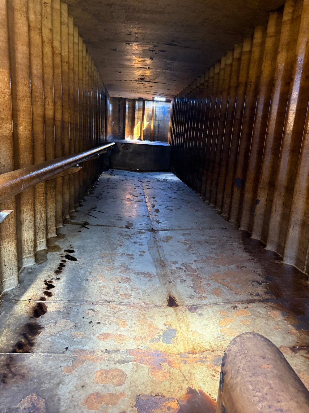Interior of Dragon flat top frac tank #1003