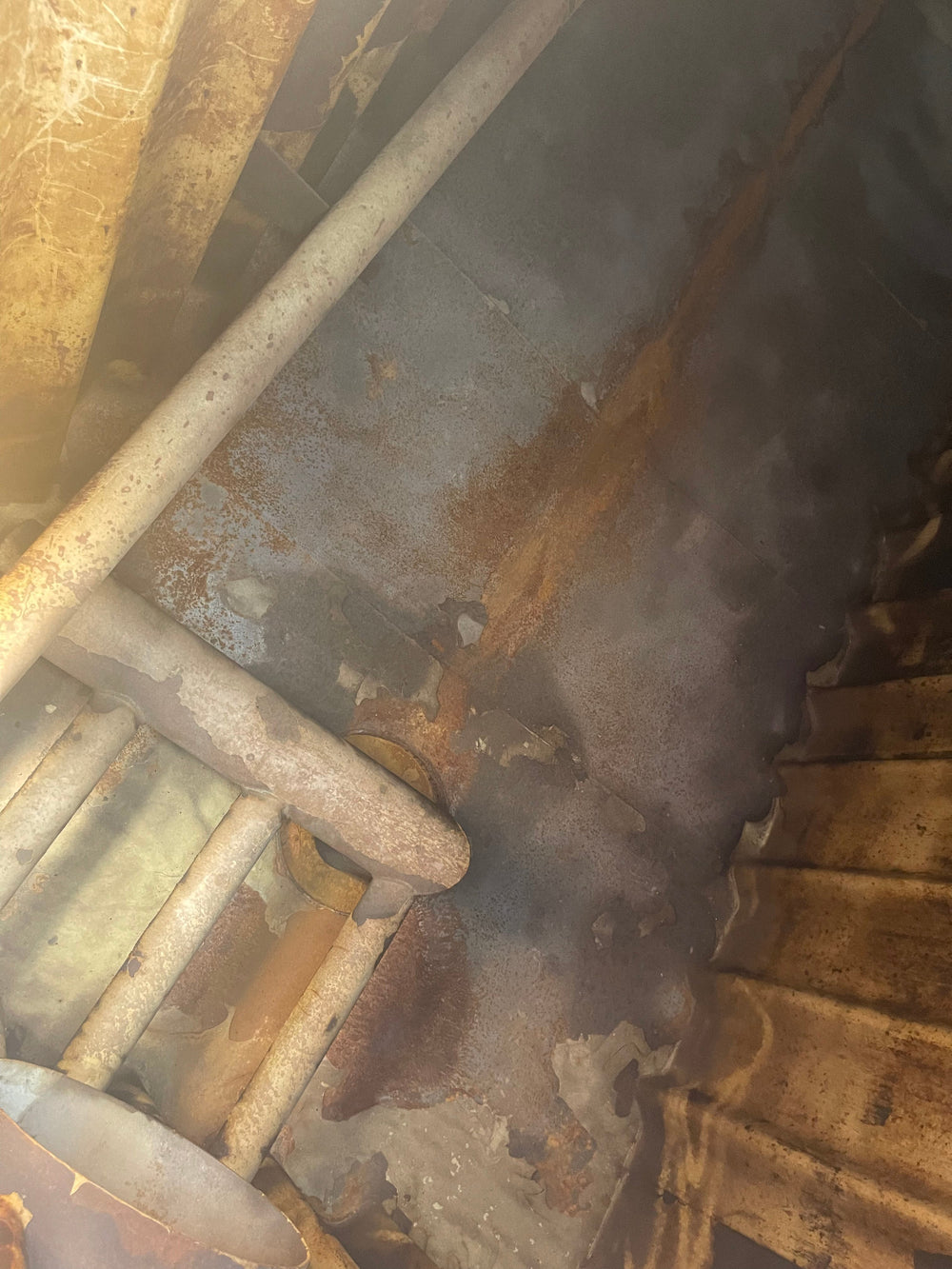 Interior of Dragon flat top frac tank #FM912FB