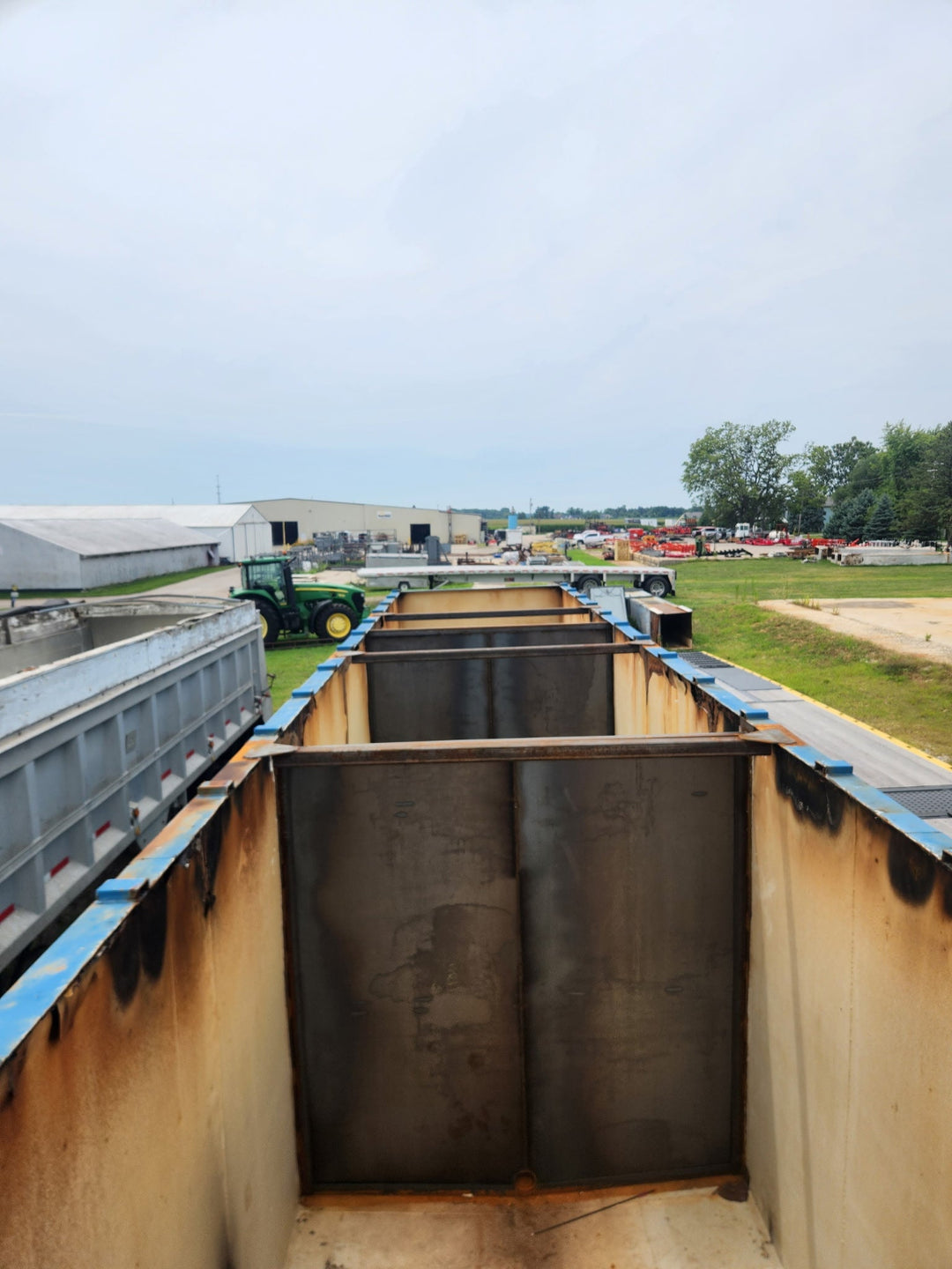 Sabre Open Top Over/Under Weir Tank
