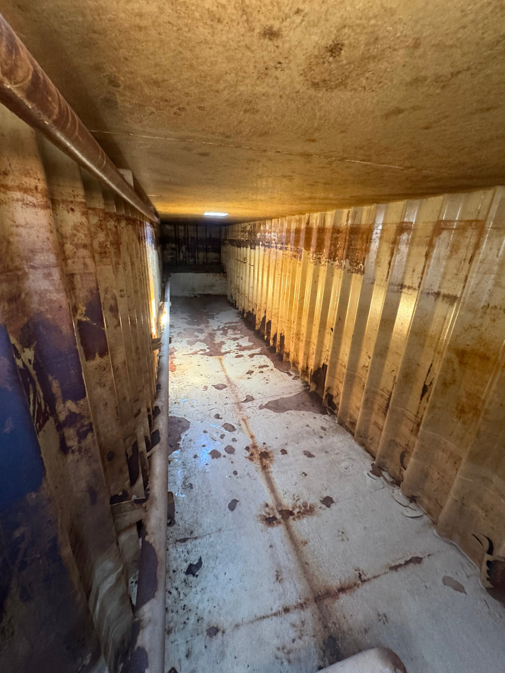 Interior of blue Dragon frac tank #N7171