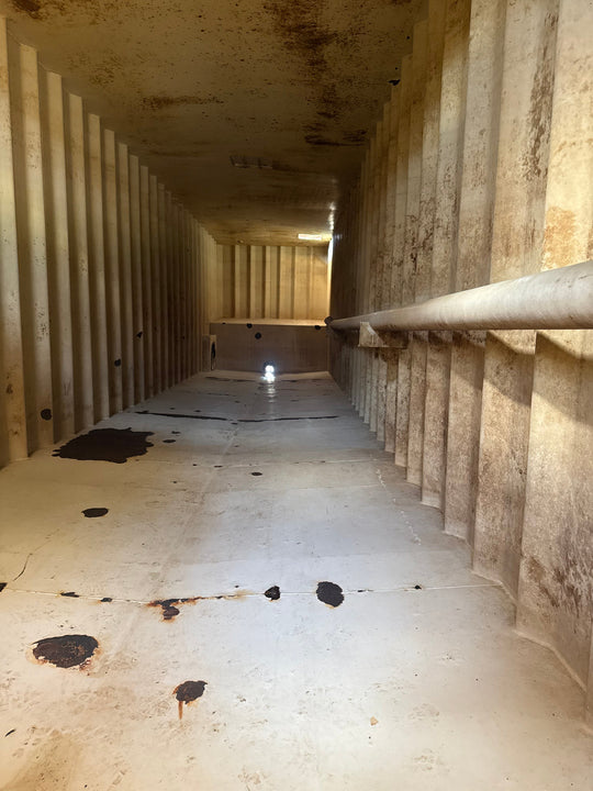 Cleaned interior of Wichita flat roof frac tank #711261