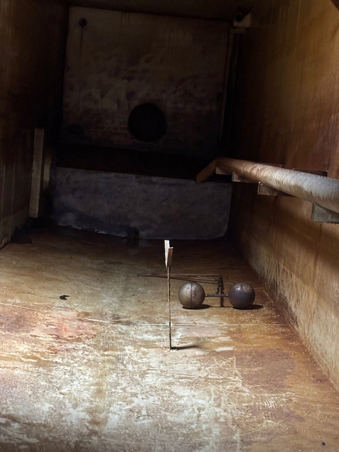 Interior of cleaned side stair frac tank #ER795H