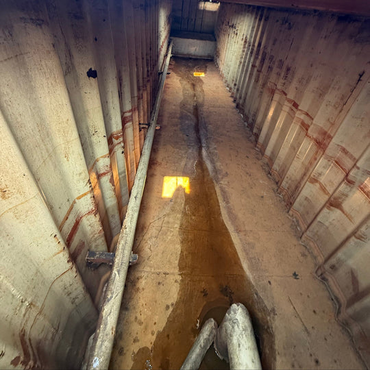 Interior of gray Dragon flat top frac tank #5556