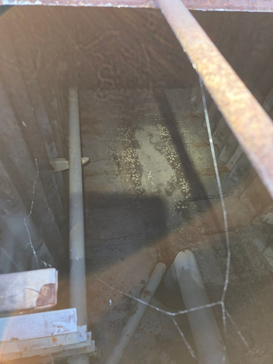 Interior of flat top insulated frac tank #47851