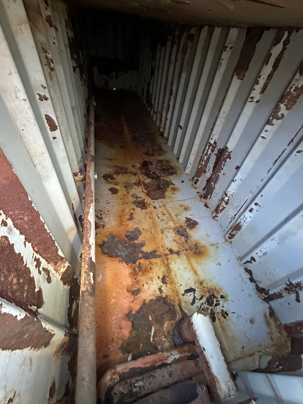 The interior of yellow Dragon 21,000 gallon frac tank #26464