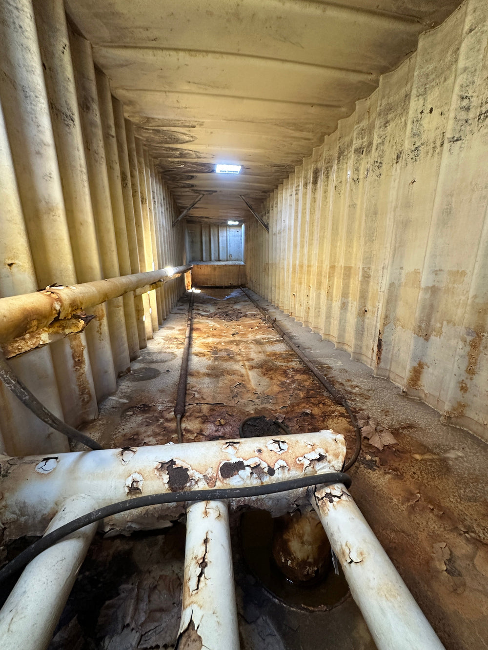 The interior of yellow Dragon 21,000 gallon frac tank #GP53048