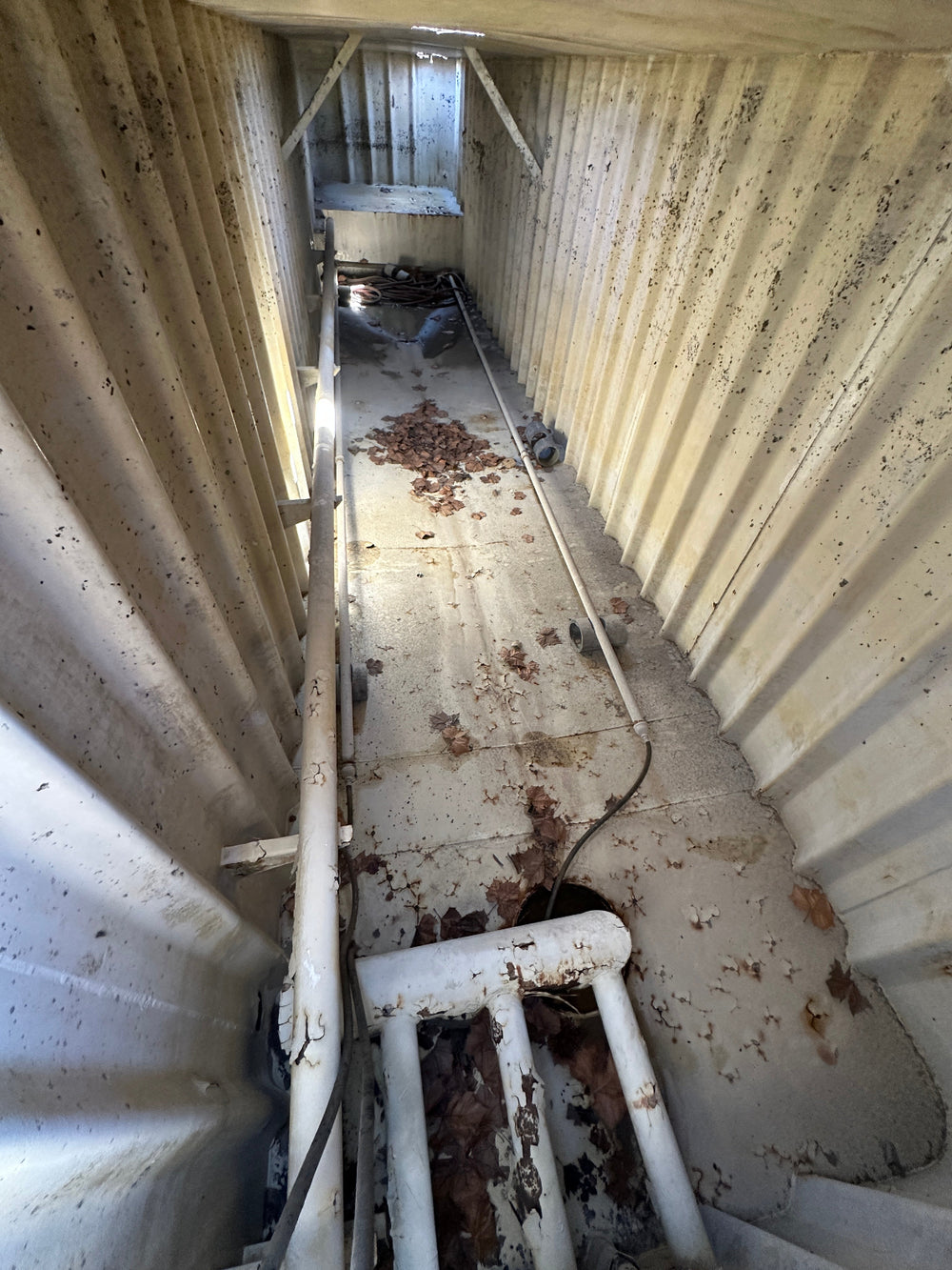 The interior of yellow Dragon 21,000 gallon frac tank #GP53125
