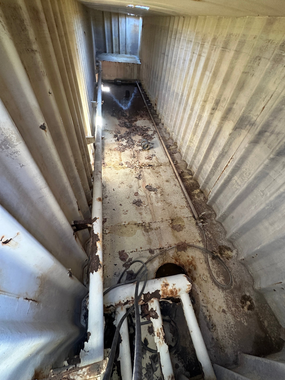 The interior of yellow Dragon 21,000 gallon frac tank #GP53196