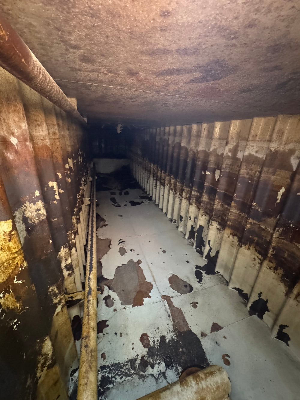 Interior of red Dragon frac tank #FM920FB