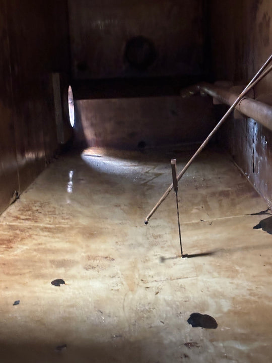 Cleaned interior of side stair frac tank #ER088H