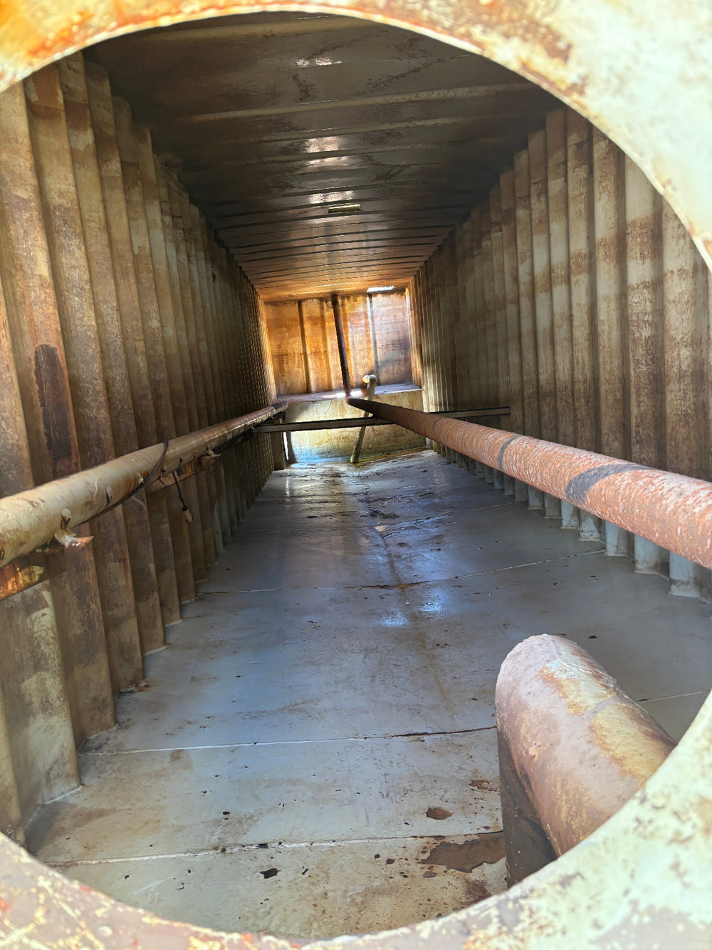Interior of yellow Dragon frac tank #0760016