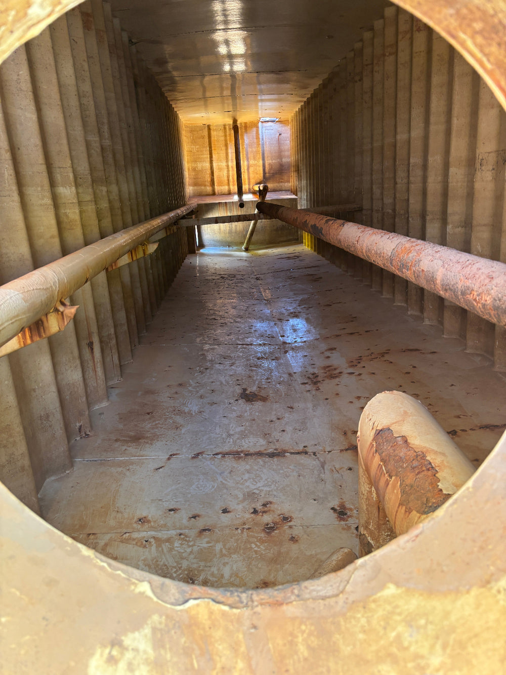 Interior of yellow Dragon frac tank #0760370